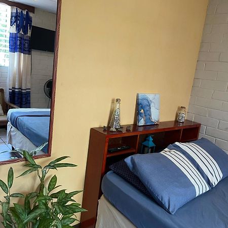 Pool House Hostel Σάντα Άνα Εξωτερικό φωτογραφία