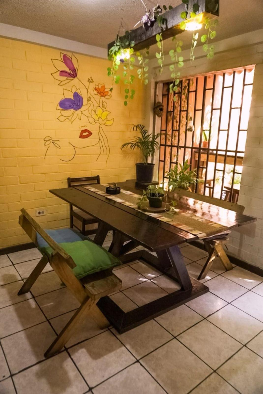 Pool House Hostel Σάντα Άνα Εξωτερικό φωτογραφία