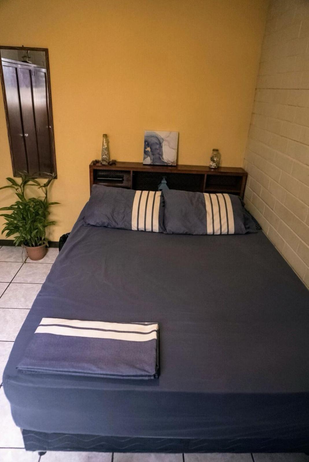 Pool House Hostel Σάντα Άνα Εξωτερικό φωτογραφία