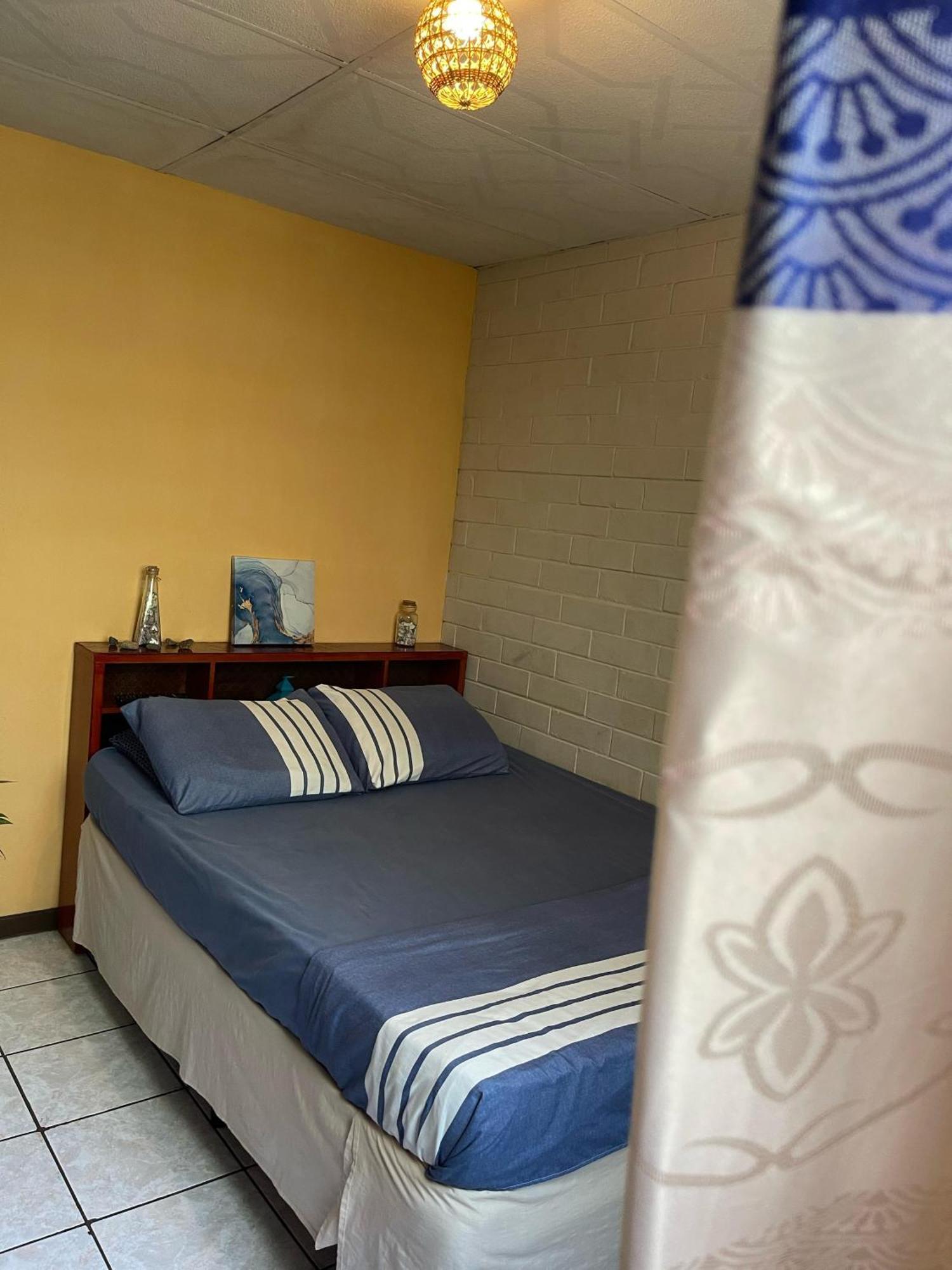 Pool House Hostel Σάντα Άνα Εξωτερικό φωτογραφία